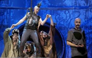 Dans le rôle de Punch, "Punch et Judy" de Sir Harrison Birtwistle, production du Nouvel Opéra de Vienne (mai-juin 2014) © Armin Bardel. Dans le rôle de Punch, "Punch et Judy" de Sir Harrison Birtwistle, production du Nouvel Opéra de Vienne (mai-juin 2014) © Armin Bardel.