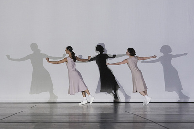 "Piano Phase" d'Anne Terersa De Keersmaeker © Opera Ballet Vlaanderen-Phile Deprez. "Piano Phase" d'Anne Terersa De Keersmaeker © Opera Ballet Vlaanderen-Phile Deprez.