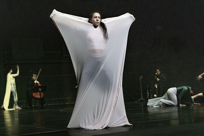 "Graciela Quintet" de Jan Martens © Opera Ballet Vlaanderen-Phile Deprez. "Graciela Quintet" de Jan Martens © Opera Ballet Vlaanderen-Phile Deprez.