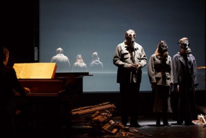 © Christophe Raynaud de Lage/Collection Comédie-Française. © Christophe Raynaud de Lage/Collection Comédie-Française.