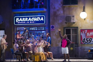 © Julien Benhamou/Opera national de Paris. © Julien Benhamou/Opera national de Paris.