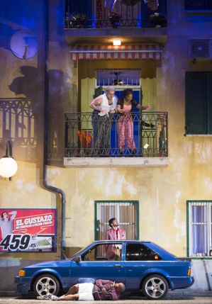 © Julien Benhamou/Opera national de Paris. © Julien Benhamou/Opera national de Paris.