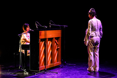 "À Fleur de mots" © Giovanni William Palmisano. "À Fleur de mots" © Giovanni William Palmisano.