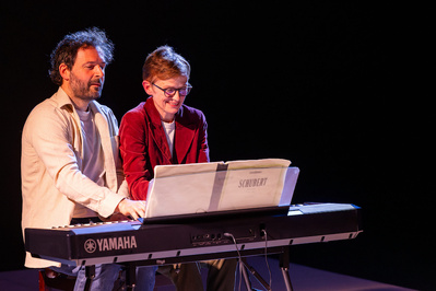 © Raoul Gilbert. © Raoul Gilbert.