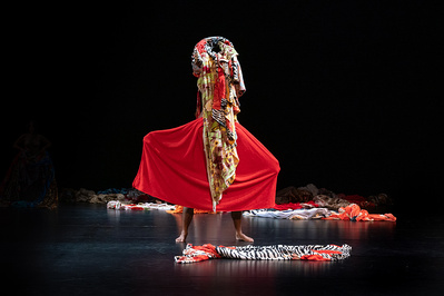 "Encantado" © Sammi Landweer. "Encantado" © Sammi Landweer.