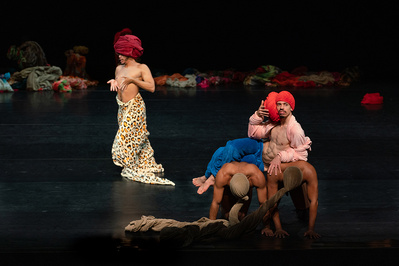 "Encantado" © Sammi Landweer. "Encantado" © Sammi Landweer.