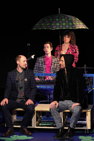 "S.H.A.K.E.S.P.E.A.R.E." © Tiphaine Vizier. "S.H.A.K.E.S.P.E.A.R.E." © Tiphaine Vizier.