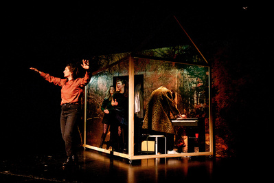 T.C.H.E.K.H.O.V. © Yoann Couette. T.C.H.E.K.H.O.V. © Yoann Couette.