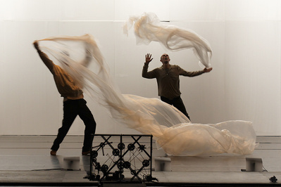 "Ici" © Christophe Raynaud de Lage. "Ici" © Christophe Raynaud de Lage.