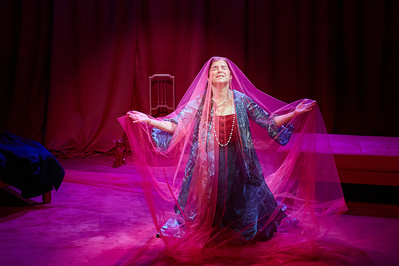 © Emmanuel Fradin. © Emmanuel Fradin.