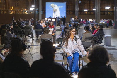 © Martin Argyroglo.