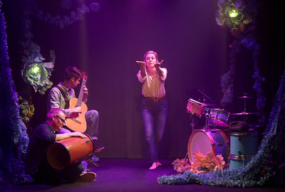 © Fabienne Rappeneau. © Fabienne Rappeneau.