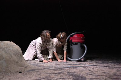 "Aspirator" © Julie Mouton. "Aspirator" © Julie Mouton.