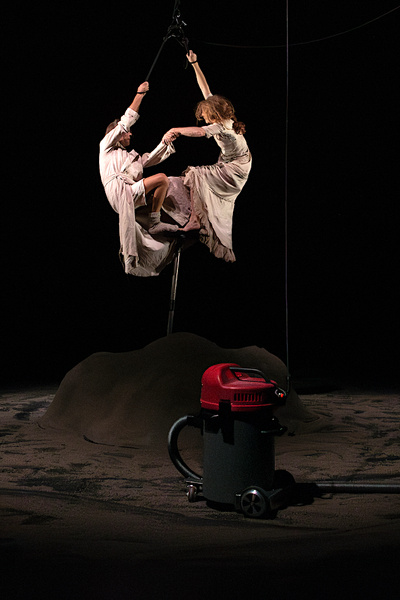 "Aspirator" © Julie Mouton. "Aspirator" © Julie Mouton.