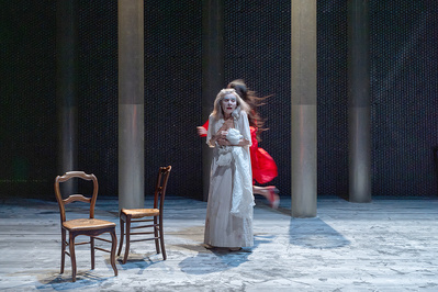 © Martin Argyroglo. © Martin Argyroglo.