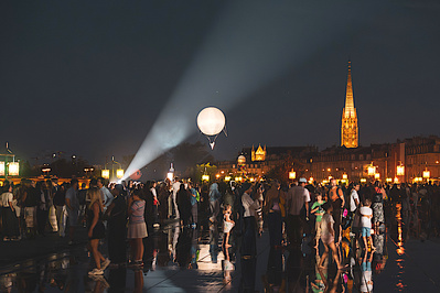 "Maria en ballon" © Pierre Planchenault.