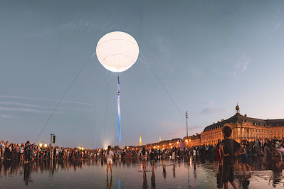 "Maria en ballon" © Pierre Planchenault. "Maria en ballon" © Pierre Planchenault.