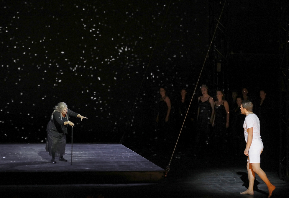 © Vincent Pontet. © Vincent Pontet.