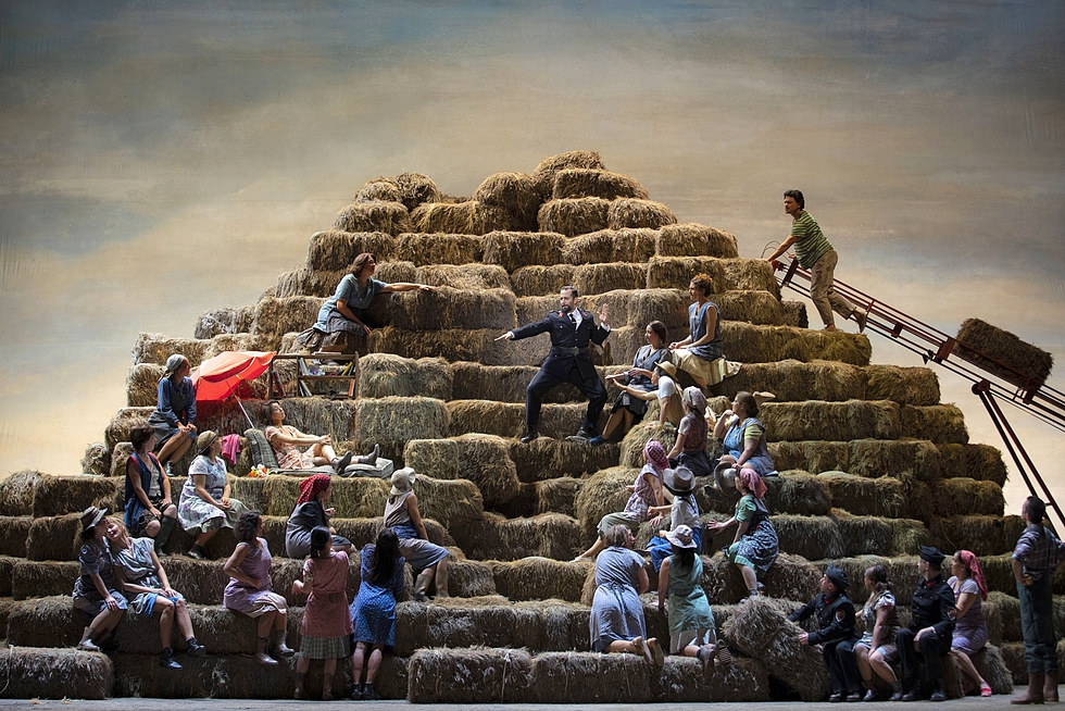 © Guergana Damianova/OnP. © Guergana Damianova/OnP.