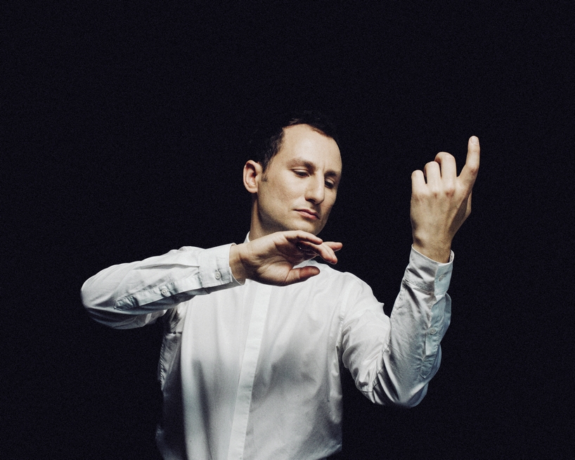 Antoine Tamestit © Julien Mignot. Antoine Tamestit © Julien Mignot.