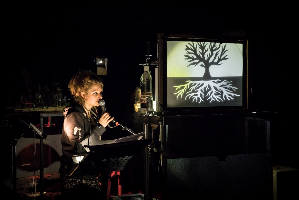 "Lhomme qui plantait des arbres" par Les Chiennes Savantes © Simon Gosselin.