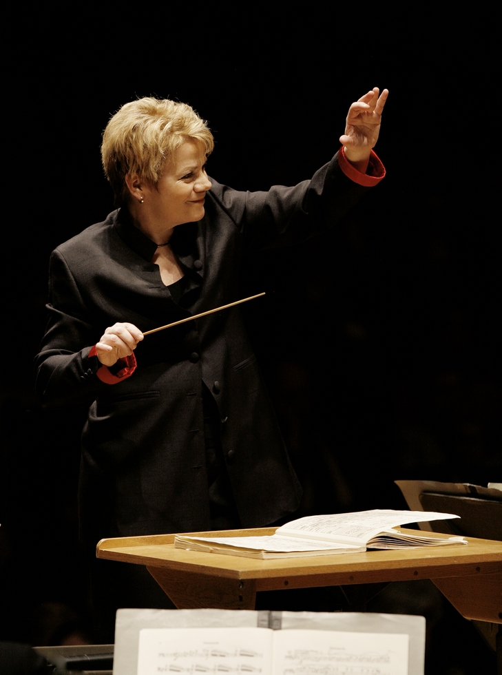 Marin Alsop © Grant Leighton.