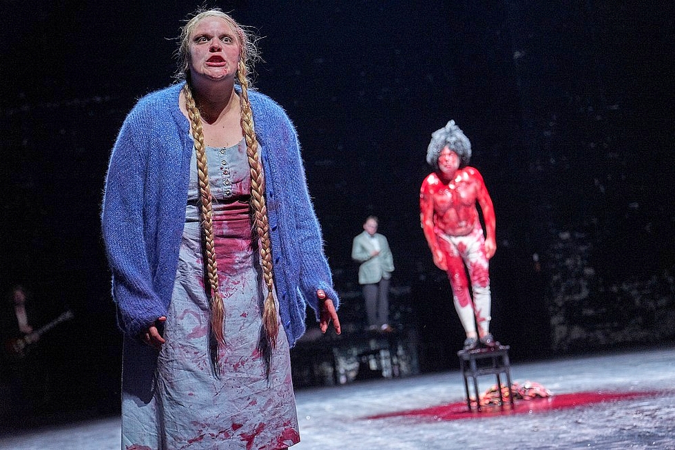 "Le Cercle de craie caucasien", mise en scène de Michael Thalheimer © Matthias Horn. "Le Cercle de craie caucasien", mise en scène de Michael Thalheimer © Matthias Horn.