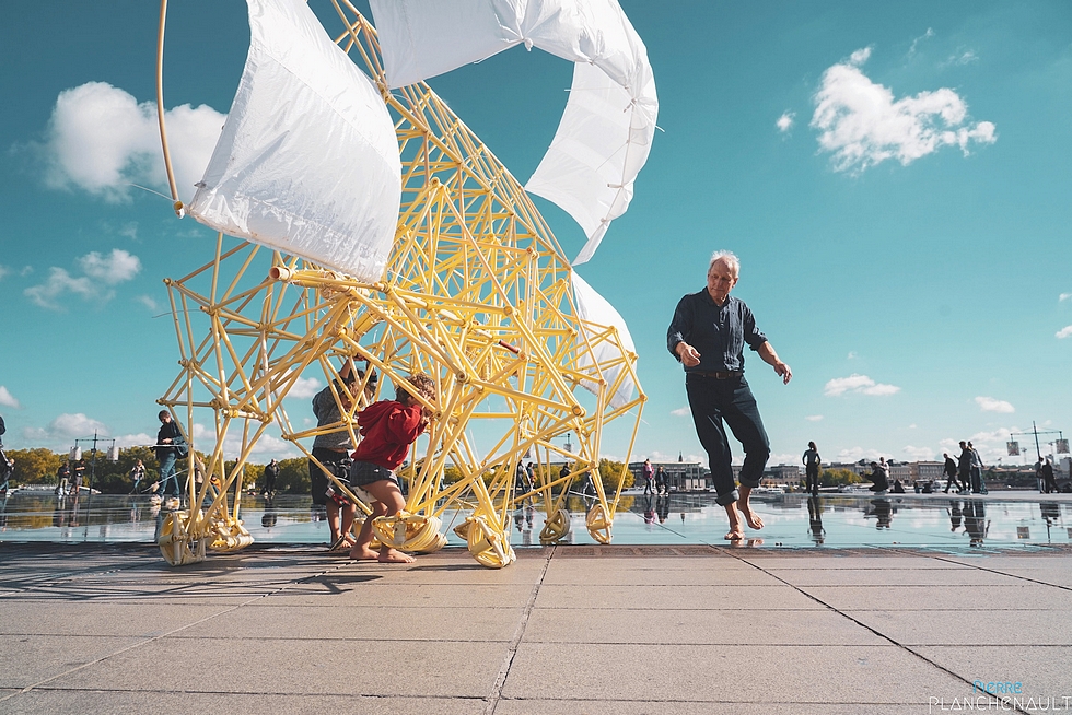 Theo Jansen et ses incroyables sculptures animées par le vent 