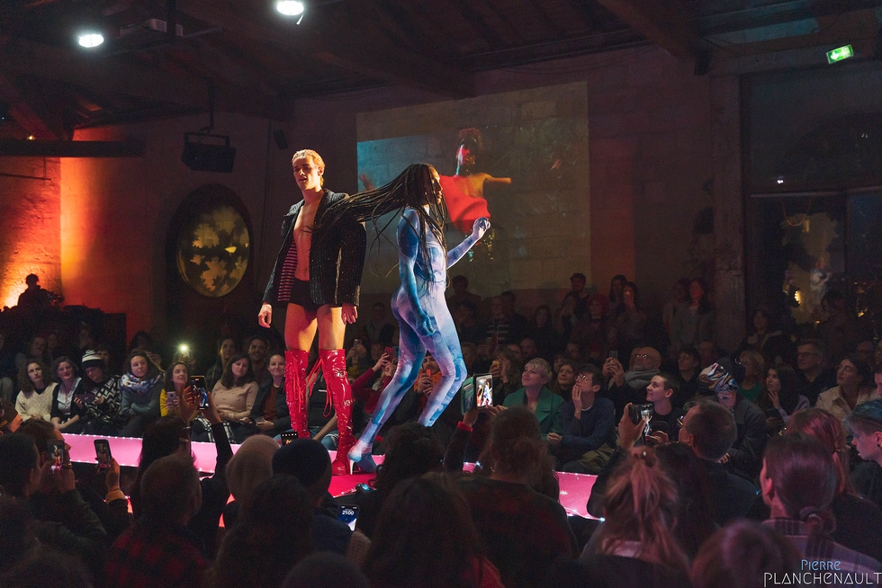 "Défilé performances et curiosités" © Pierre Planchenault. "Défilé performances et curiosités" © Pierre Planchenault.