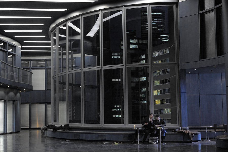 Peter Mattei (Don Giovanni) et David Bizic (Leporello) dans la version 2012 © Charles Duprat. Peter Mattei (Don Giovanni) et David Bizic (Leporello) dans la version 2012 © Charles Duprat.