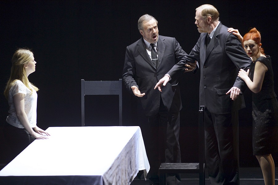 © E. Carecchio. © E. Carecchio.