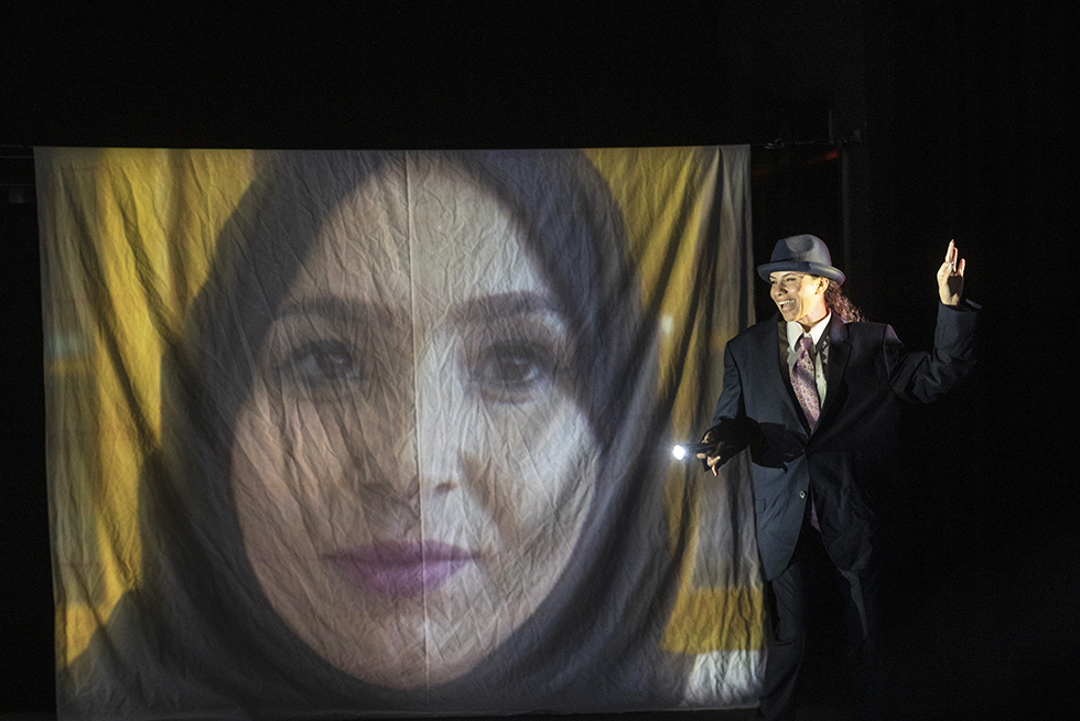 "Une assemblée de femmes" © Alice Sidoli. "Une assemblée de femmes" © Alice Sidoli.