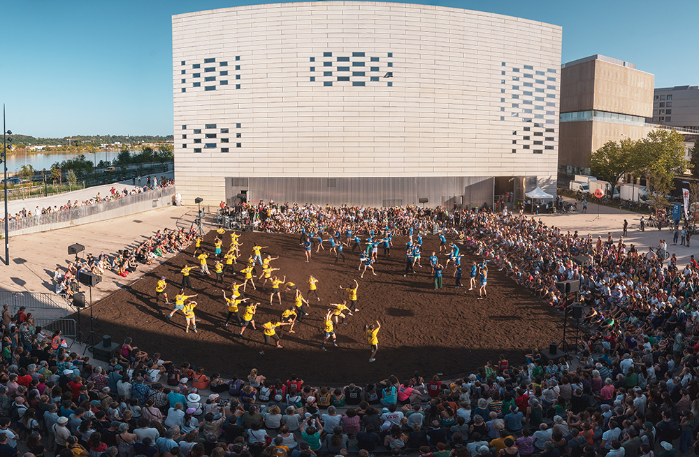 "Panique Olympique" © Pierre Planchenault. "Panique Olympique" © Pierre Planchenault.