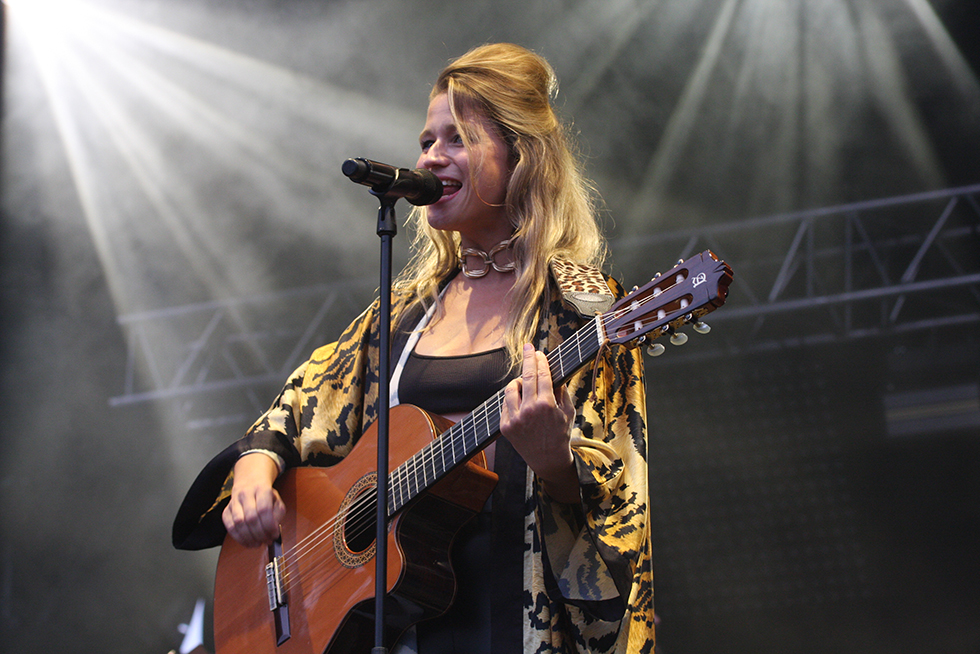 Selah Sue, Festival du Chant de Marin à Paimpol, 4 août 2023 © Gil Chauveau. Selah Sue, Festival du Chant de Marin à Paimpol, 4 août 2023 © Gil Chauveau.