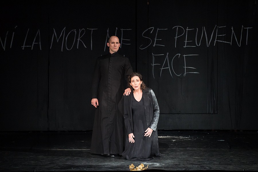 © Julien Benhamou/Opéra National de Paris.