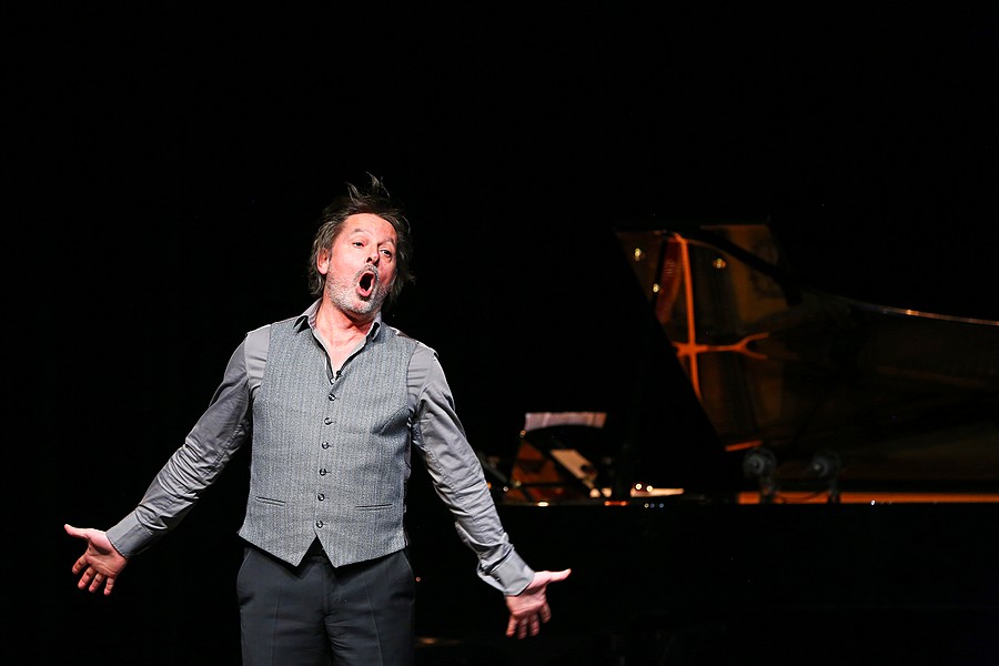 © Xavier Cantat. © Xavier Cantat.