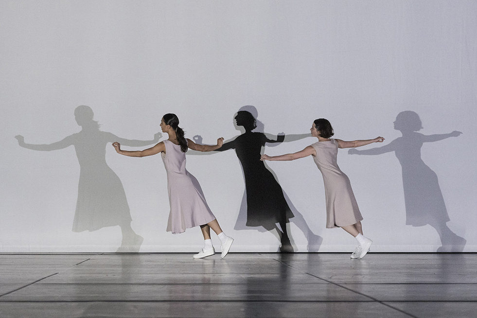 "Piano Phase" d'Anne Terersa De Keersmaeker © Opera Ballet Vlaanderen-Phile Deprez. "Piano Phase" d'Anne Terersa De Keersmaeker © Opera Ballet Vlaanderen-Phile Deprez.