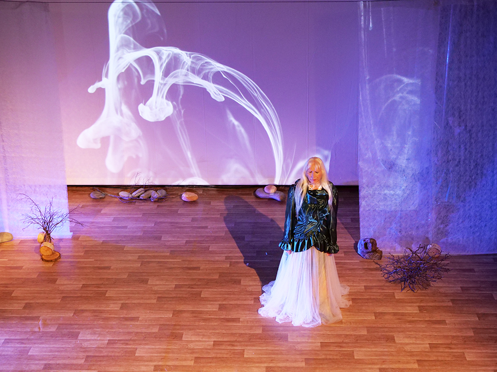 © Aaris Deshayes. © Aaris Deshayes.