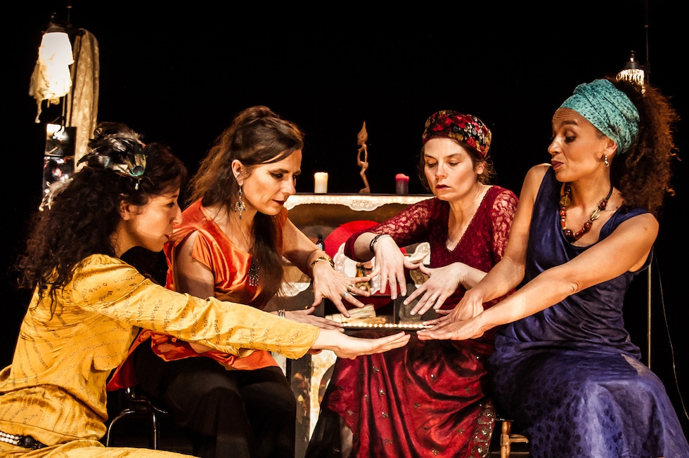 Le Quartet Buccal, spectacle "Les Ensorceleuses © Sileks. Le Quartet Buccal, spectacle "Les Ensorceleuses © Sileks.