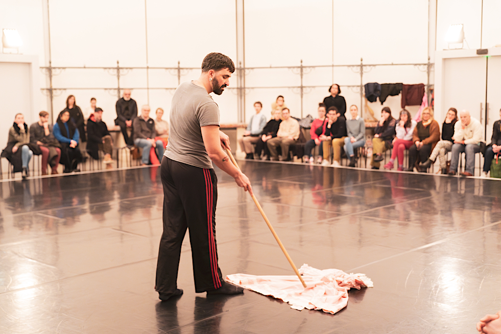 "The Aching" © Pierre Planchenault.