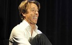 À écouter : Laurent Gérard, Hakuna matata, le chant du Massaï... le soir... au fond des coulisses ! (épisode 2) À écouter : Laurent Gérard, Hakuna matata, le chant du Massaï... le soir... au fond des coulisses ! (épisode 2)