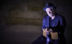 •Off 2021• Premier amour Jean-Quentin Châtelain se donne corps et âme pour le personnage inventé par Samuel Beckett •Off 2021• Premier amour Jean-Quentin Châtelain se donne corps et âme pour le personnage inventé par Samuel Beckett