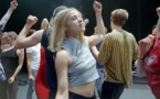 "Crowd" Foule sentimentale en mode techno nineties "Crowd" Foule sentimentale en mode techno nineties