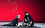 Le Godot de Noyelle et Coutris... Fusion burlesque de l'élégance du désespoir et de la poétique de la cruauté Le Godot de Noyelle et Coutris... Fusion burlesque de l'élégance du désespoir et de la poétique de la cruauté
