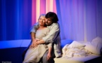 Des vaisseaux du cœur monte l'extraordinaire et torride sève de l'amour passionnel Des vaisseaux du cœur monte l'extraordinaire et torride sève de l'amour passionnel