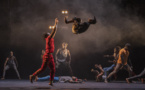 •Off 2023• "Yé ! (L'eau)" Un cirque impertinent et joyeux, collectif d'acrobates virtuoses, abordant l'épineux problème de l'eau