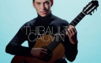 Thibault Cauvin et sa guitare-monde