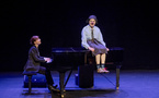 Avec "Emma aime Anne", Emma la clown nous revient en grande forme pour chanter Anne Sylvestre, accompagnée au piano par Nathalie Miravette