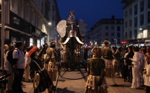Compagnie Oposito, Brest 2012 © Gil Chauveau.