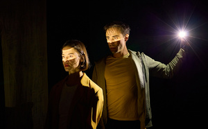 "Dans ses yeux" expose les tourments de la perte, de l'injustice et du viol comme une boule de feu dévastant une famille